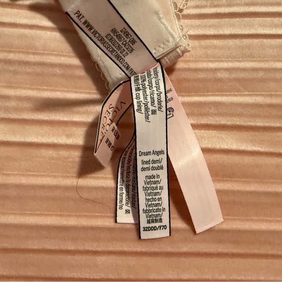 💗Victoria’s Secret Dream Angels floral lace bra 32DDD 32F NWT - Picture 3 of 4